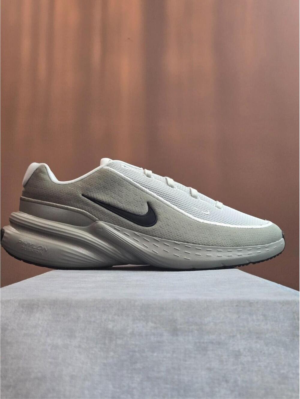 Nike Uplift SC Silver Black Light Army Green IB2765-007 Size 11M 12.5W Running